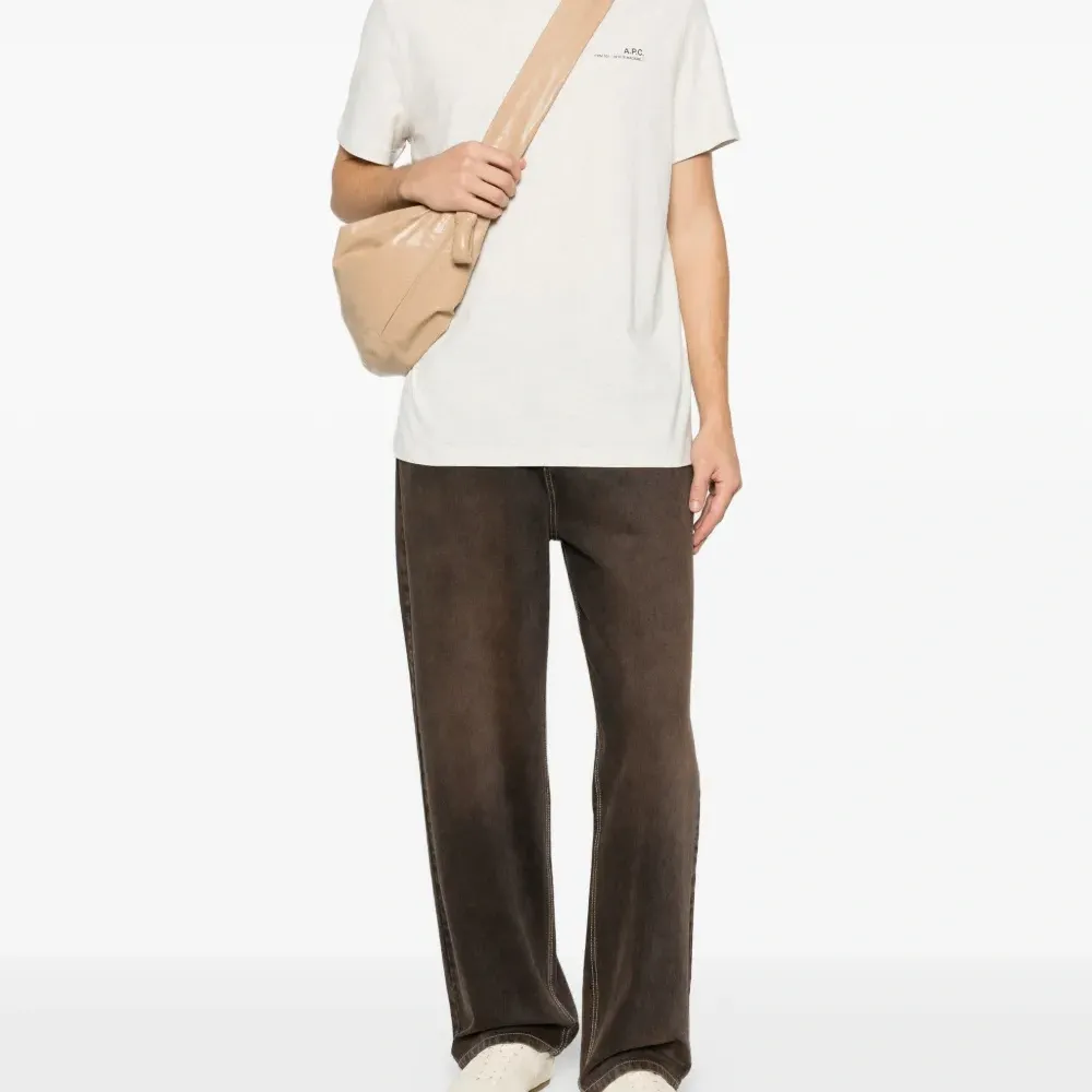 Футболка с логотипом