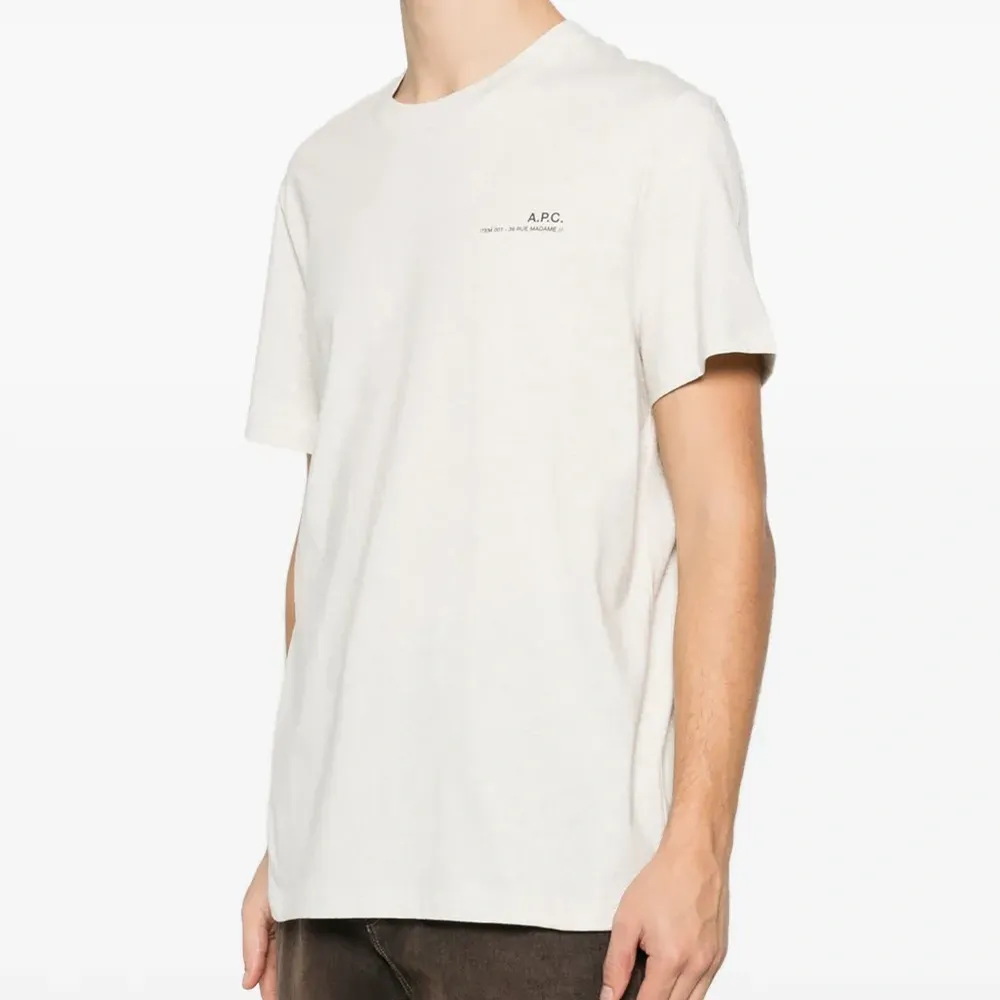 Футболка с логотипом