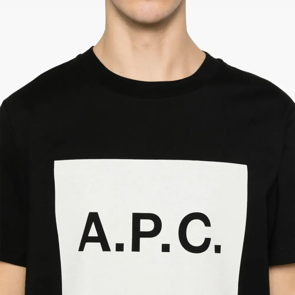 Футболка с логотипом