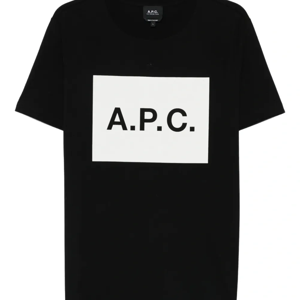 Футболка с логотипом