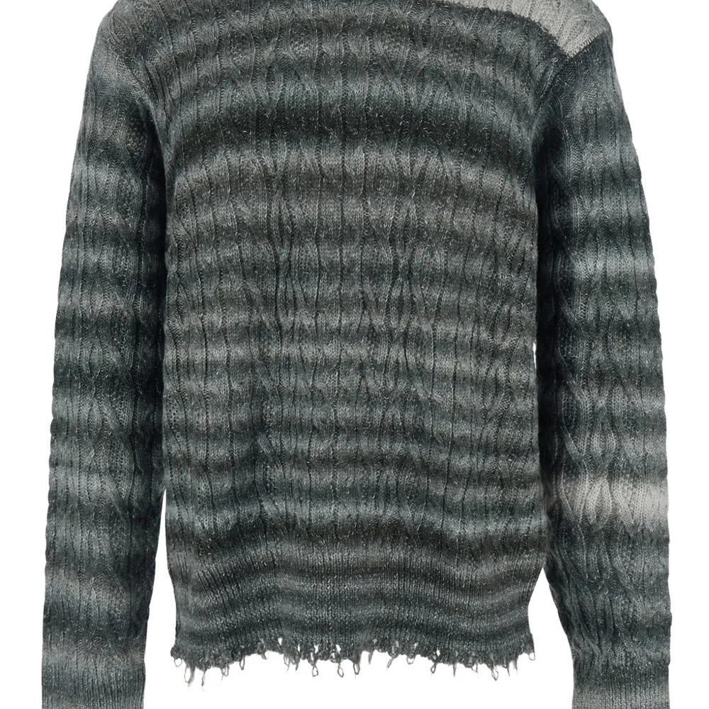 Свитер с круглым вырезом и бахромой