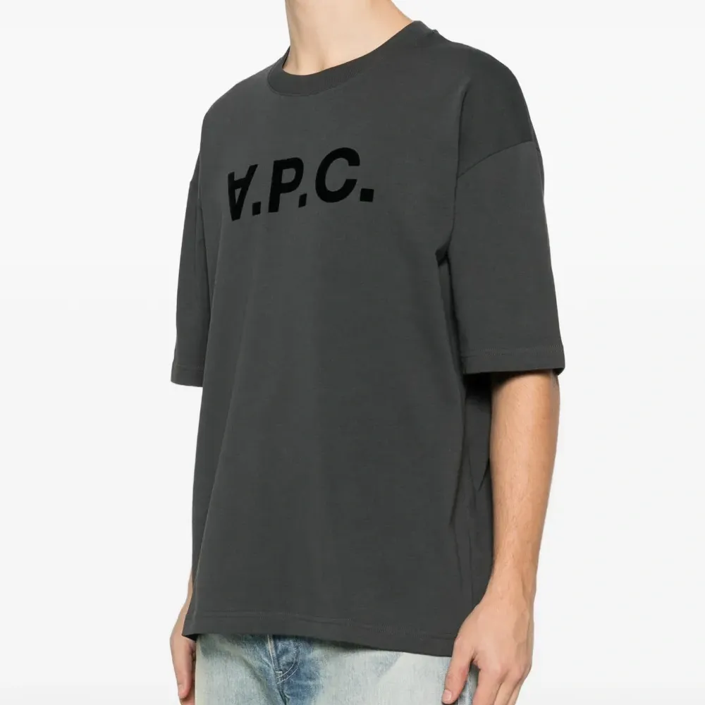 Футболка с логотипом