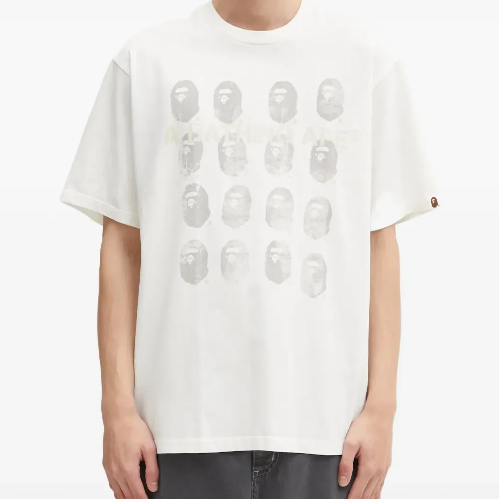 Футболка с принтом логотипа и окрашенная в готовом виде