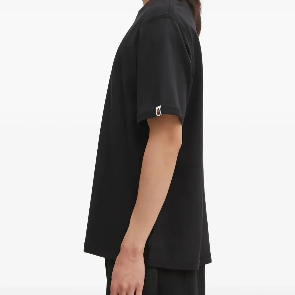 Футболка с логотипом наизнанку