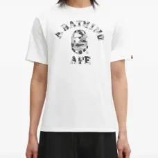 Футболка с принтом логотипа College и камуфляжным узором 1st Camo