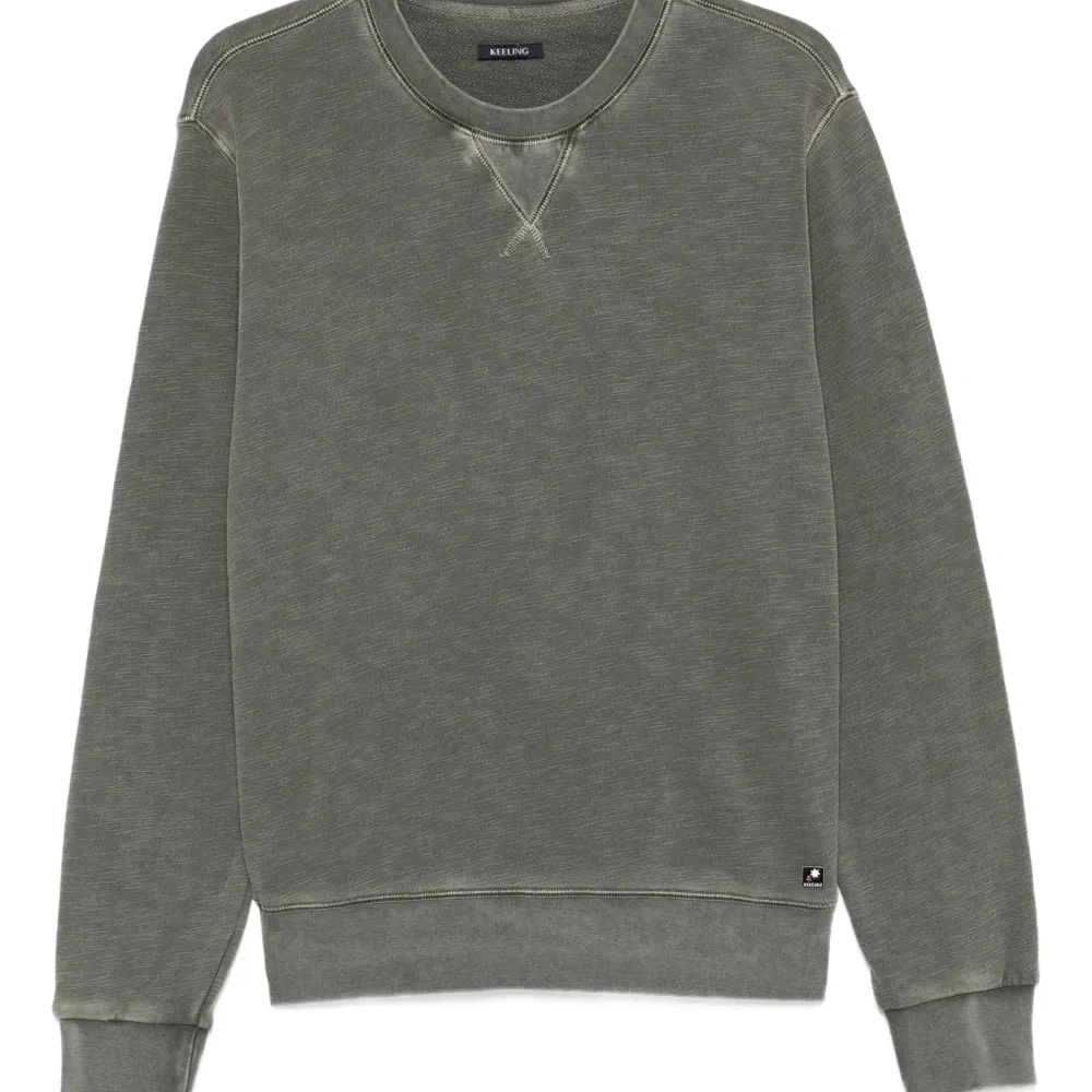 Свитшот с круглым вырезом