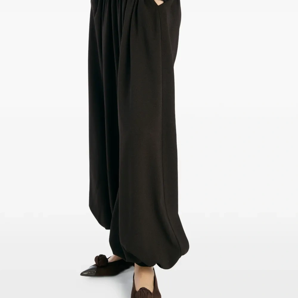 Брюки свободного кроя со складками Брюки свободного кроя со складками