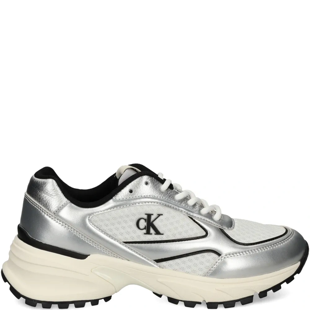 Кроссовки с логотипом