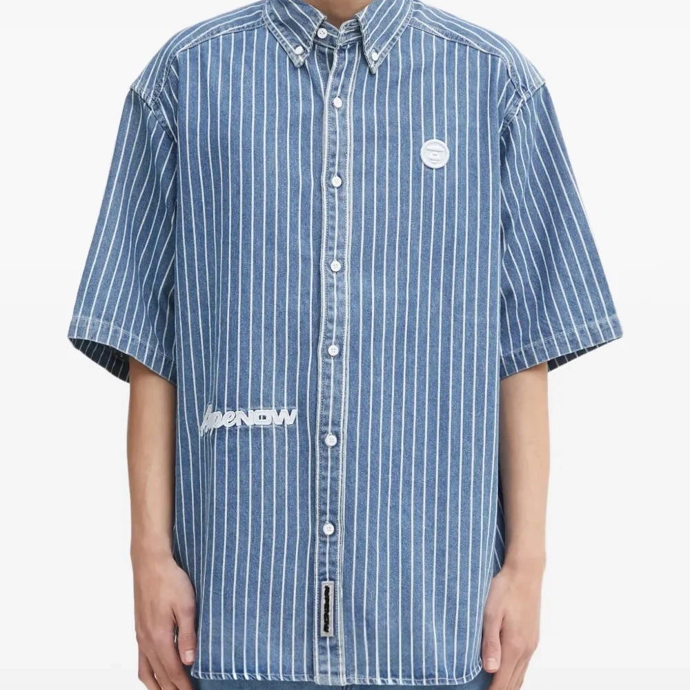 Рубашка в полоску с логотипом