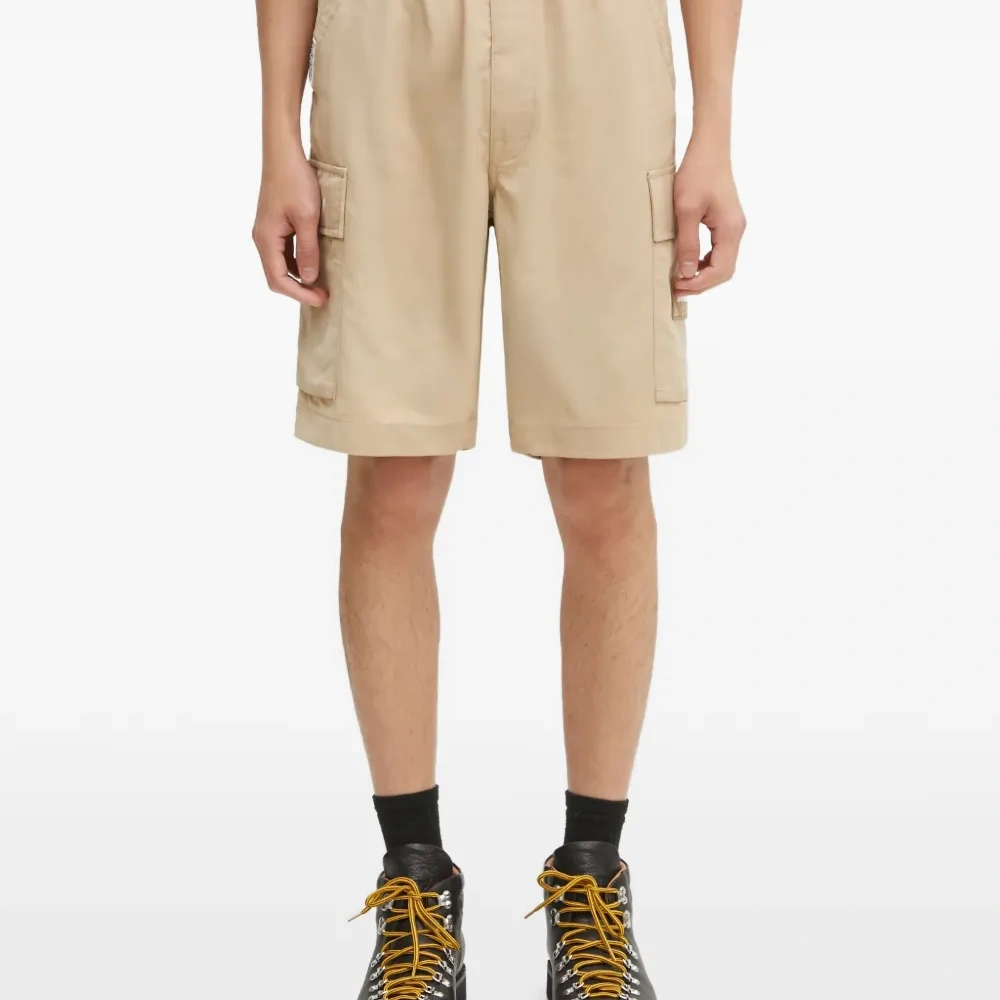 Шорты с эластичным поясом и накладными карманами