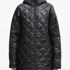 Стёганная куртка с капюшоном
