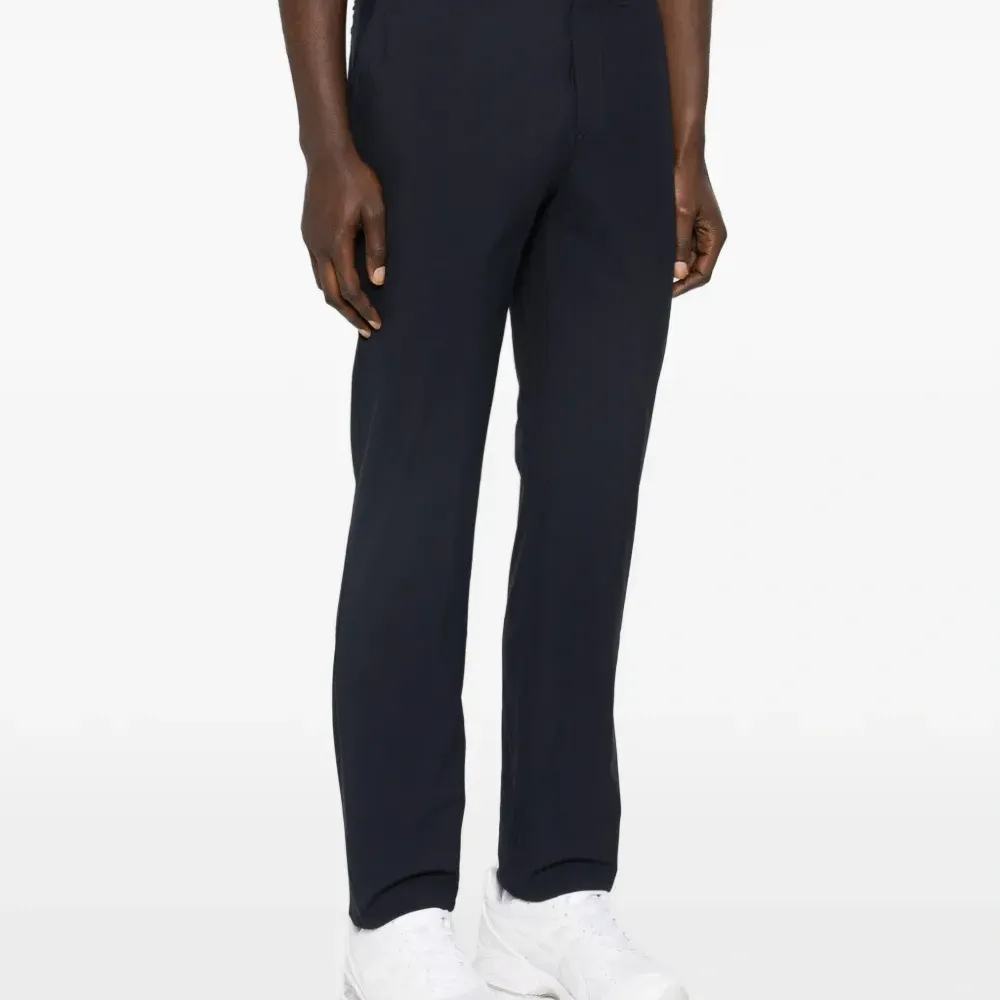 Брюки на пуговицах