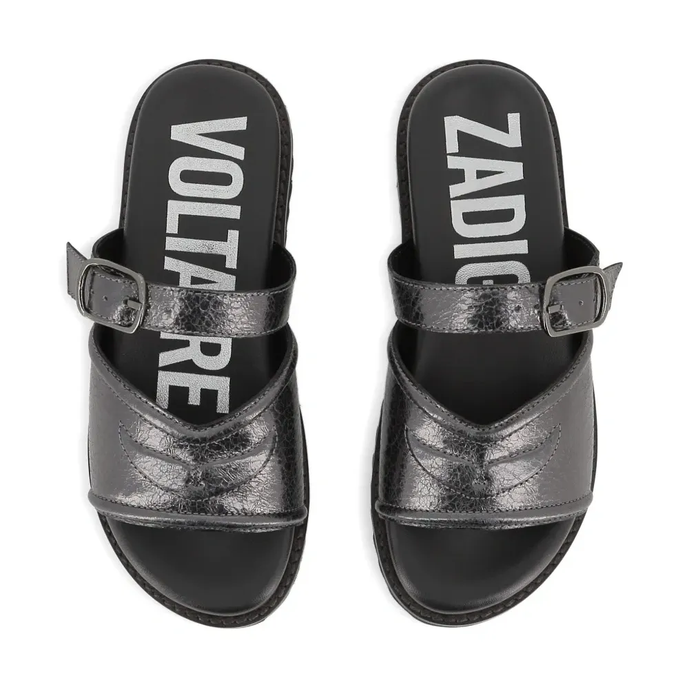 Босоножки с пряжками