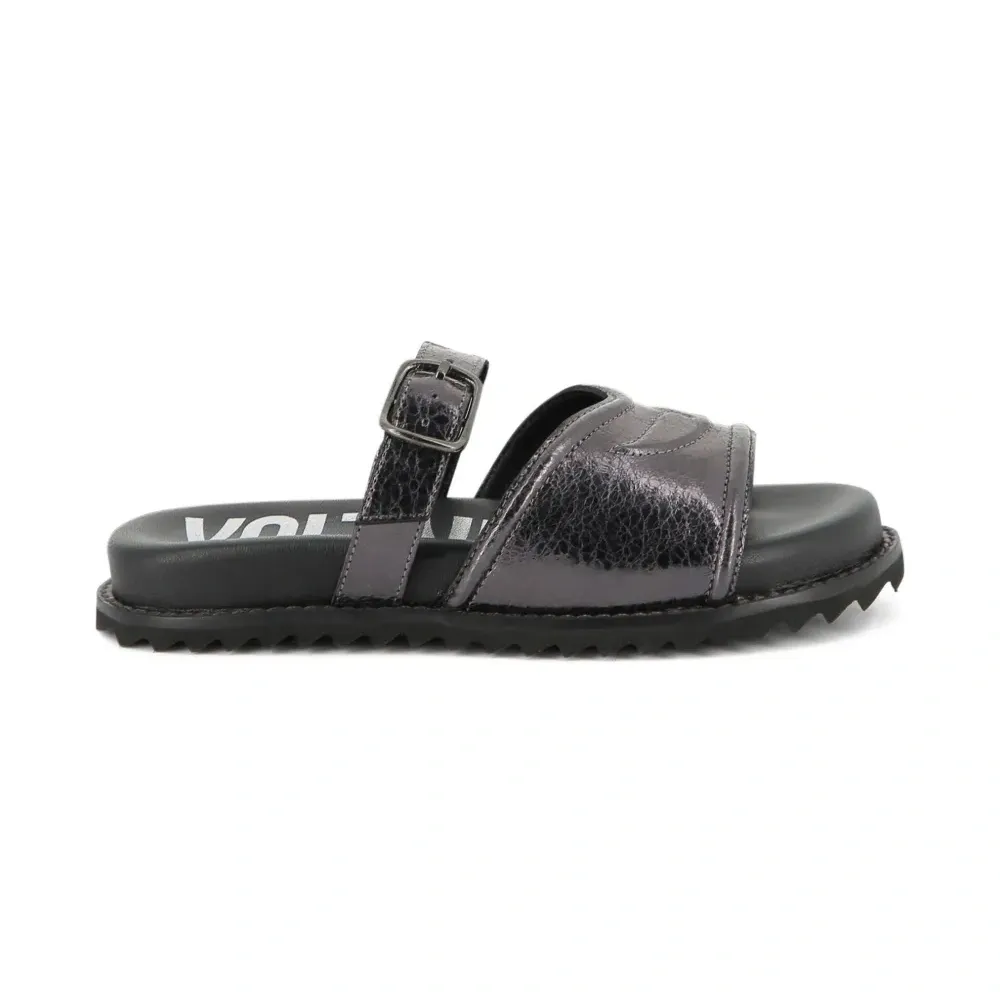 Босоножки с пряжками