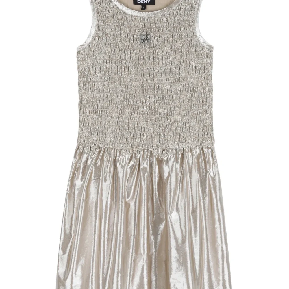 Платье со сборками