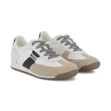 Кроссовки на шнуровке