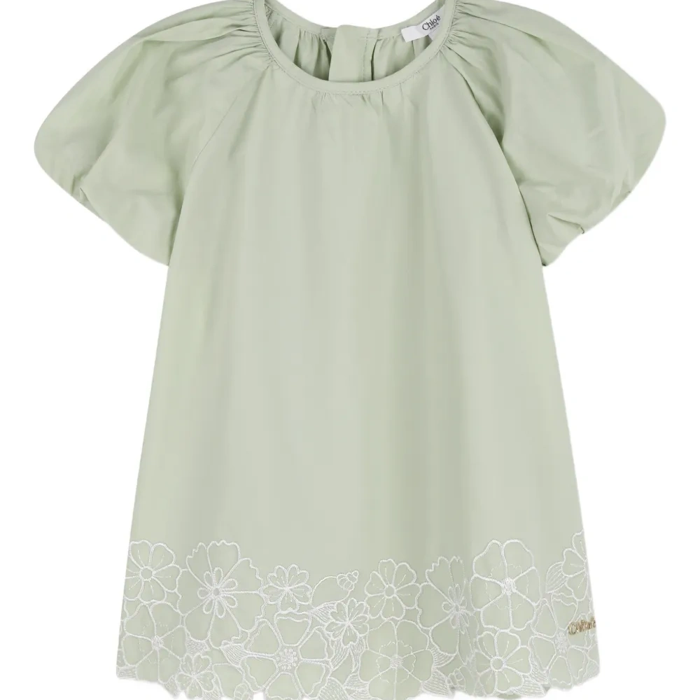 Платье с цветочной вышивкой