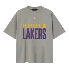 Футболка с круглым вырезом и графическим принтом