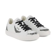 Кроссовки на шнуровке Кроссовки на шнуровке