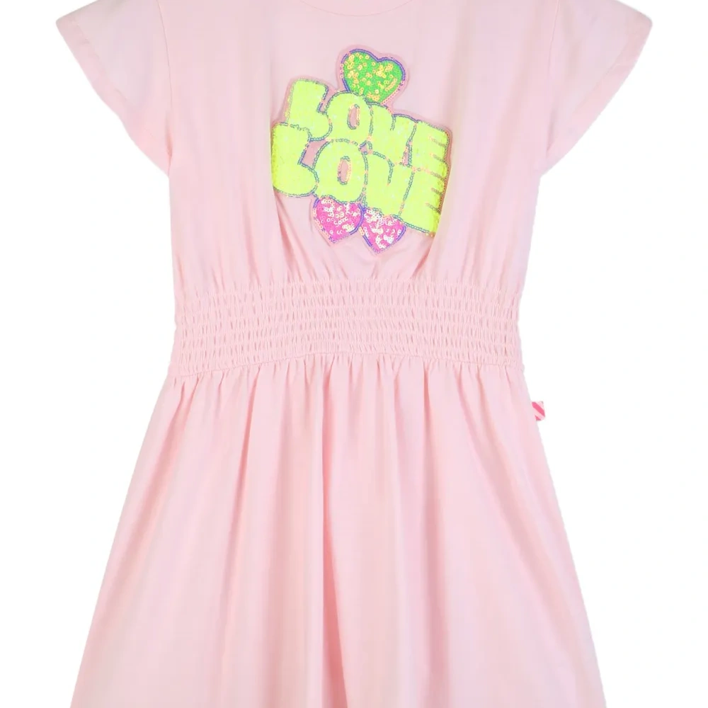 Платье, украшенное пайетками