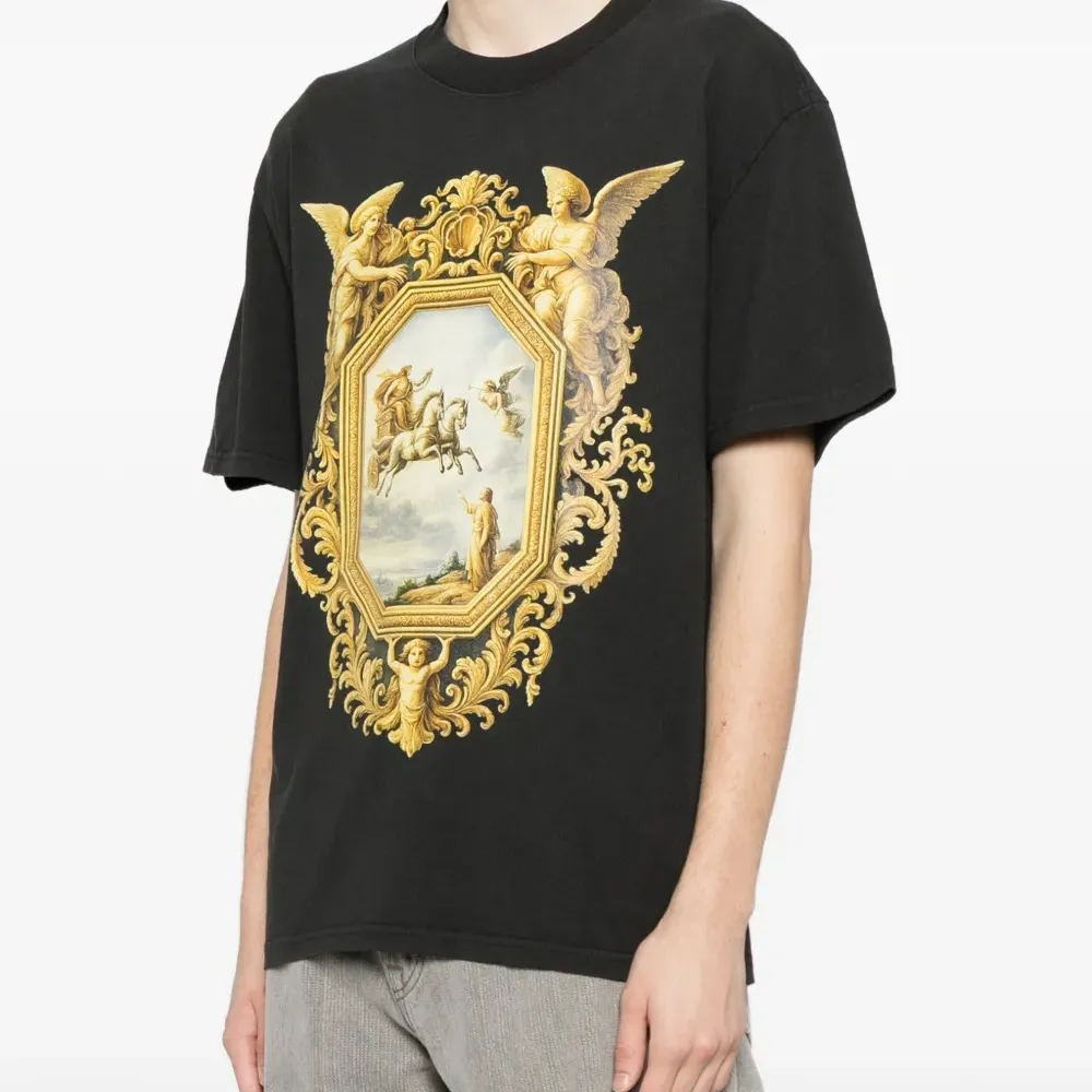 Футболка с графичным принтом