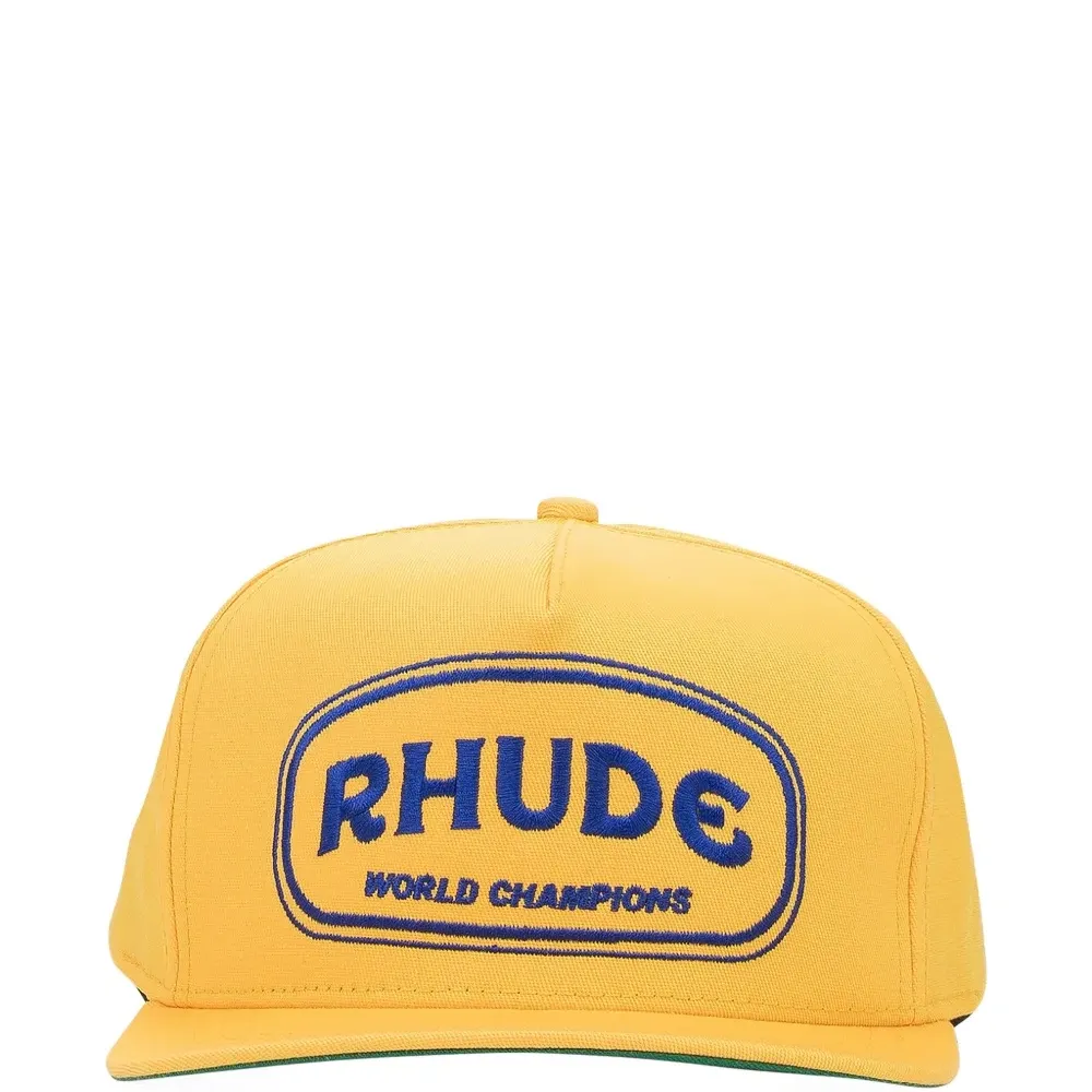 Бейсболка с вышитым логотипом