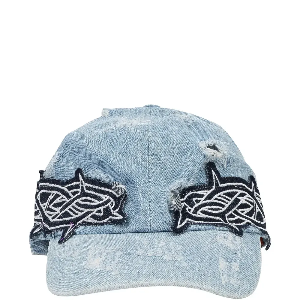 Бейсболка с шипами