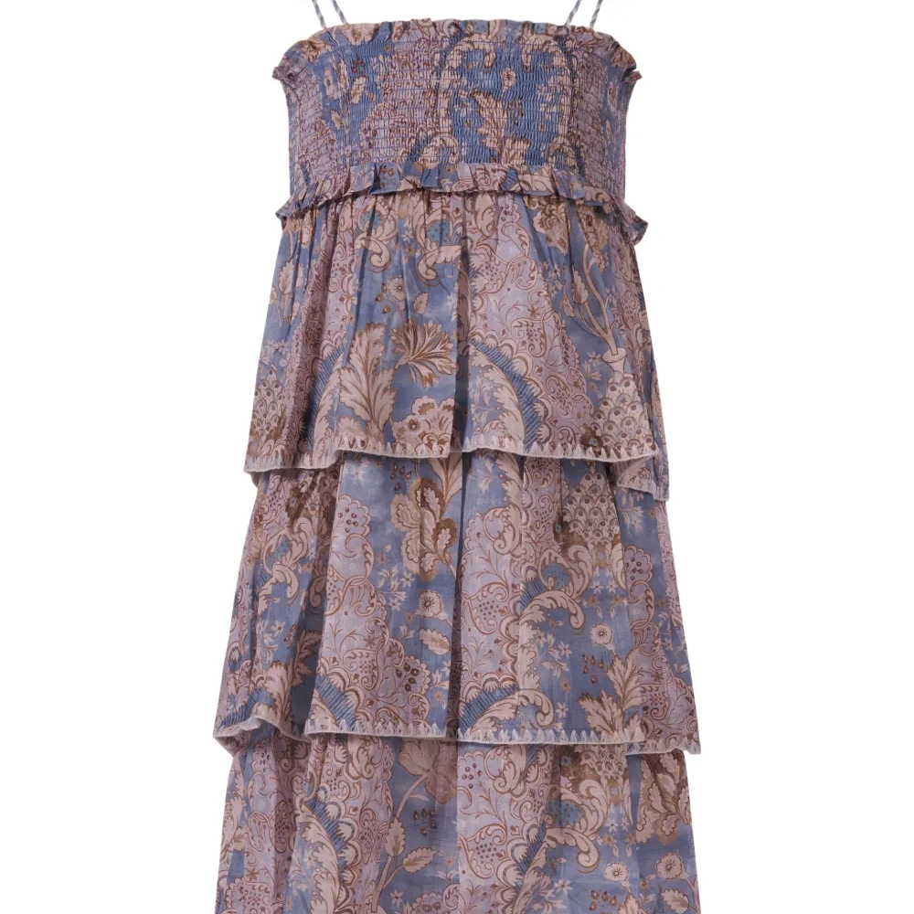 Платье с ярусными оборками