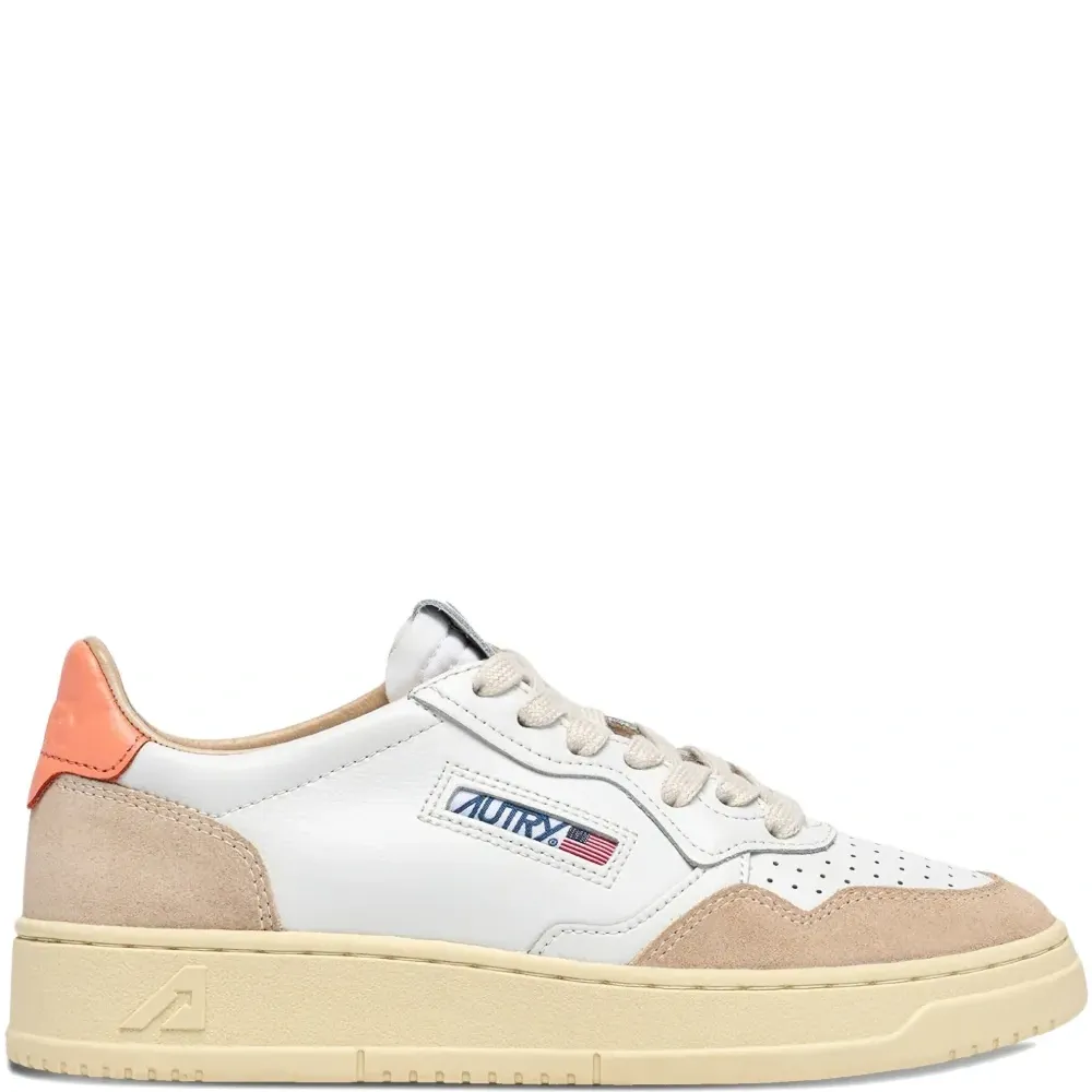 Кожаные кроссовки на шнуровке