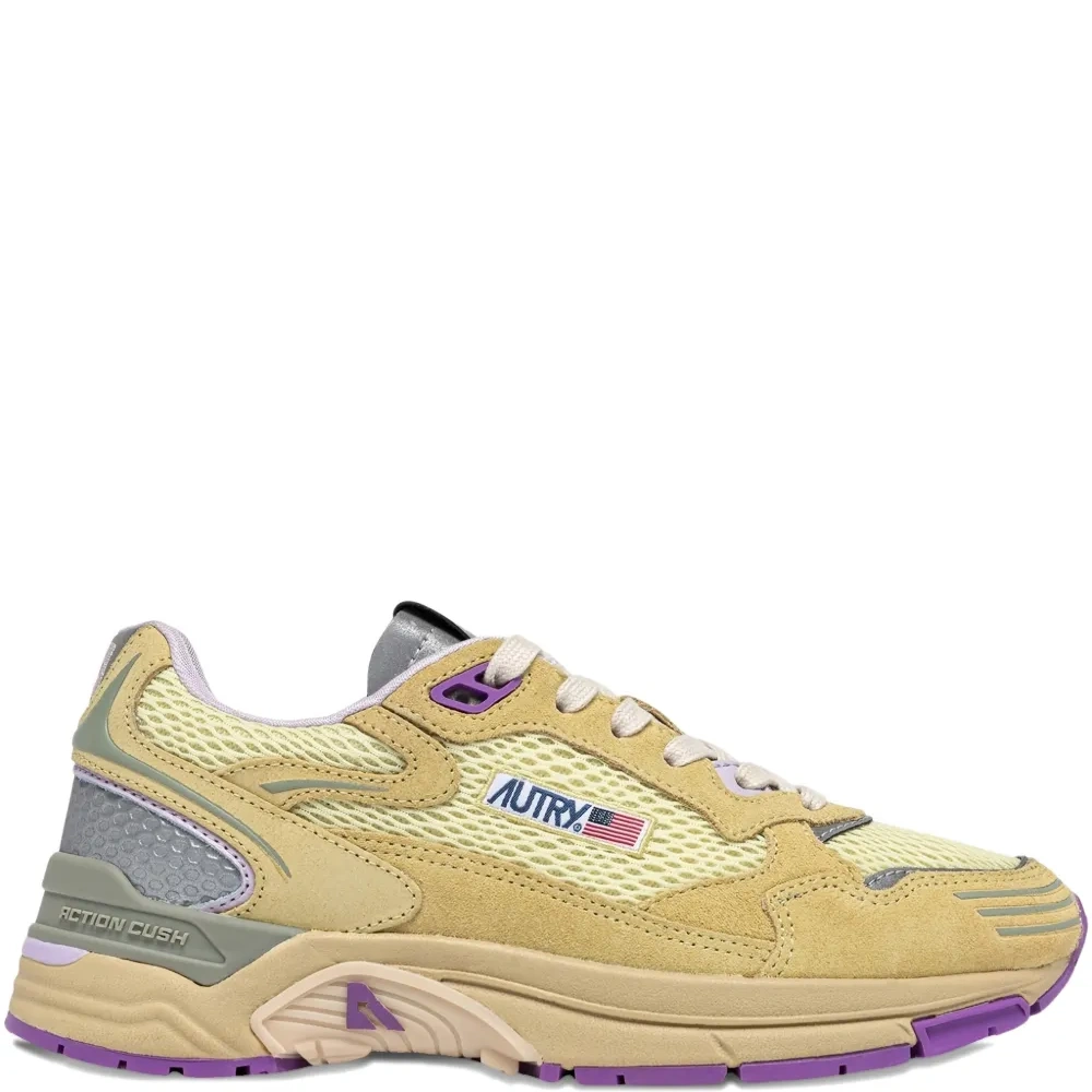 Кроссовки на шнуровке с нашивкой-логотипом