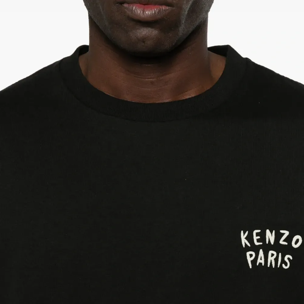 Футболка с вышитым логотипом