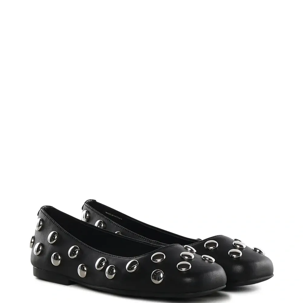 Балетки из кожи с заклёпками Балетки из кожи с заклёпками