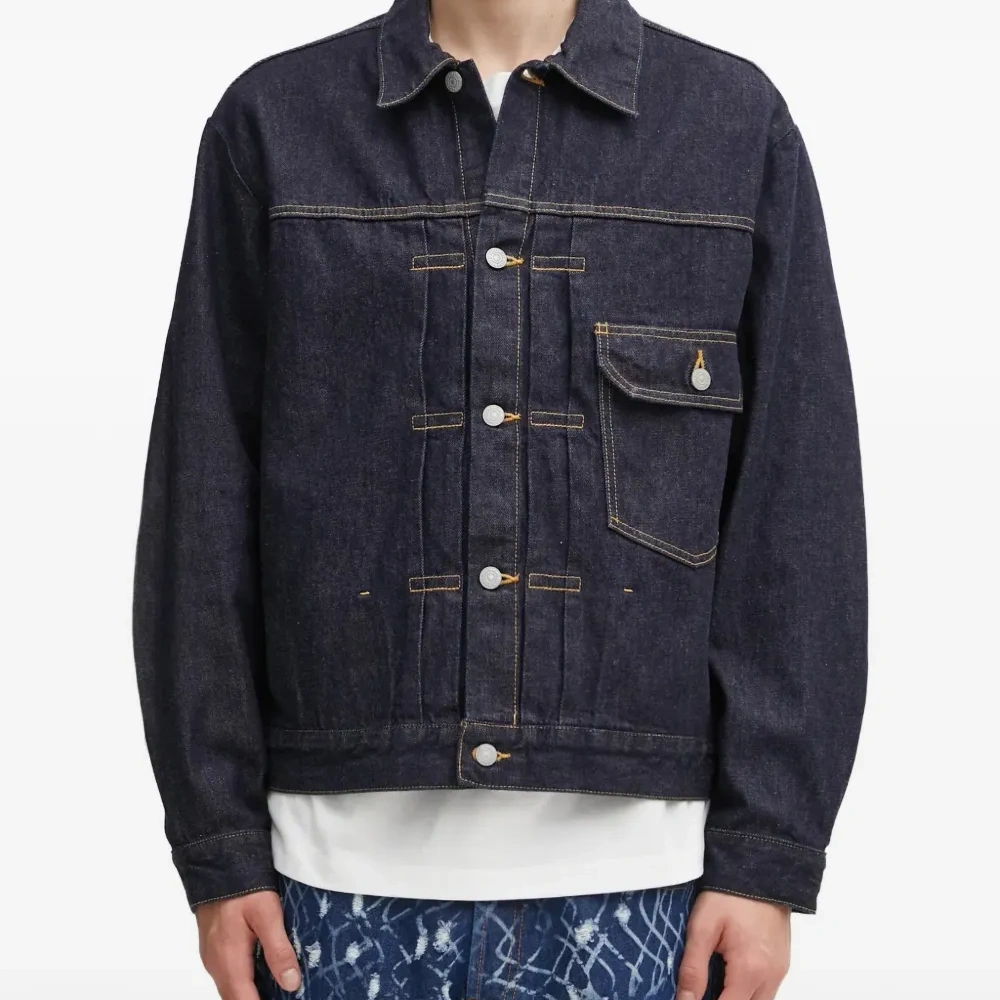 Куртка с отложным воротником и накладными карманами