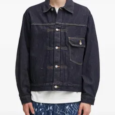 Куртка с отложным воротником и накладными карманами Куртка с отложным воротником и накладными карманами