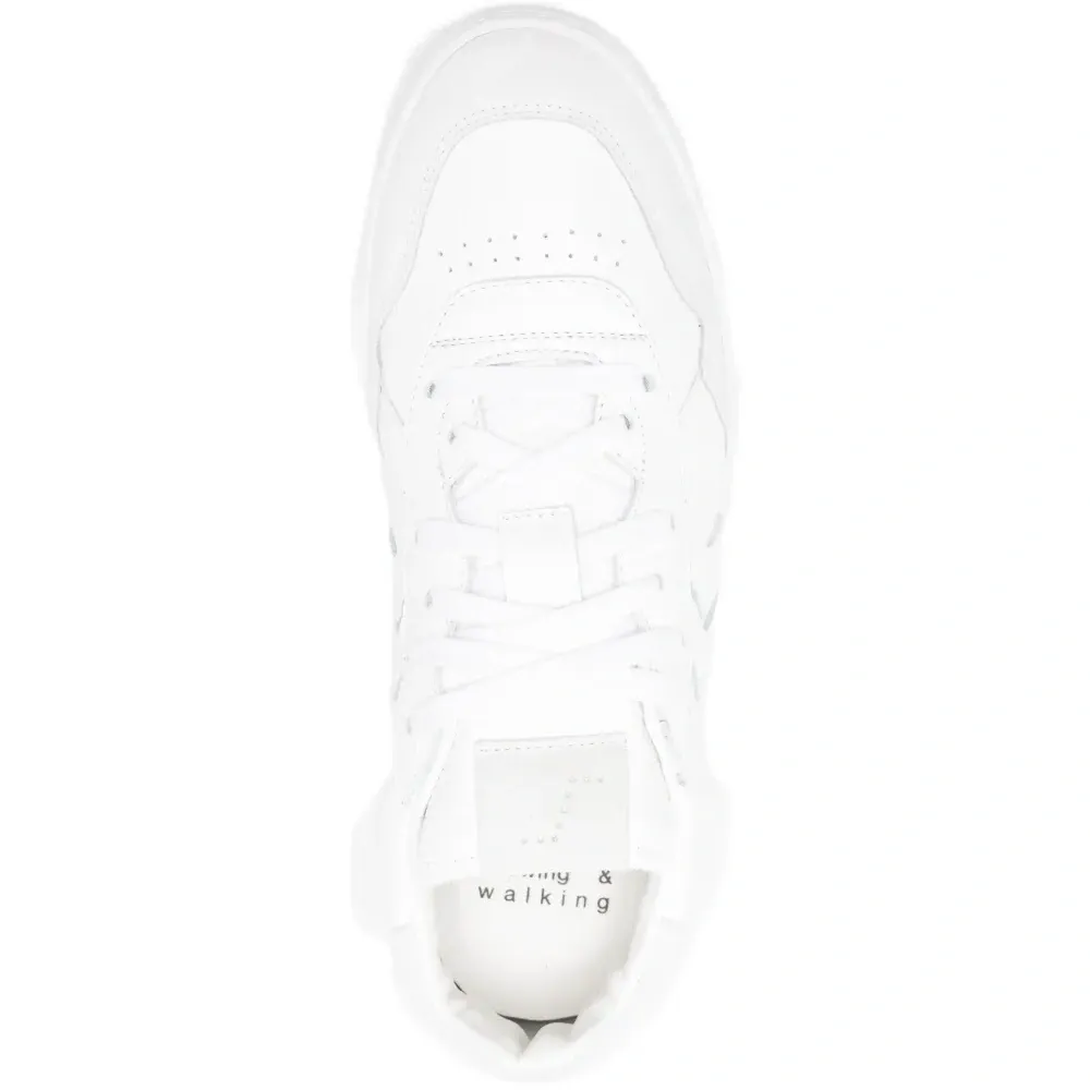 Кроссовки с логотипом