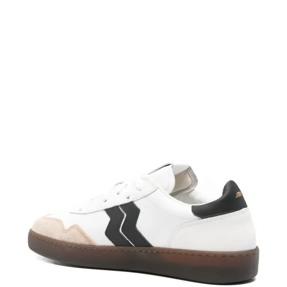 Кроссовки с полосатыми деталями