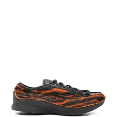 Кроссовки с тигриными полосами