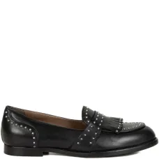 Лоферы с заклёпками и бахромой