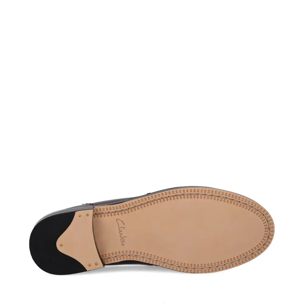 Лоферы с панелями и перемычкой