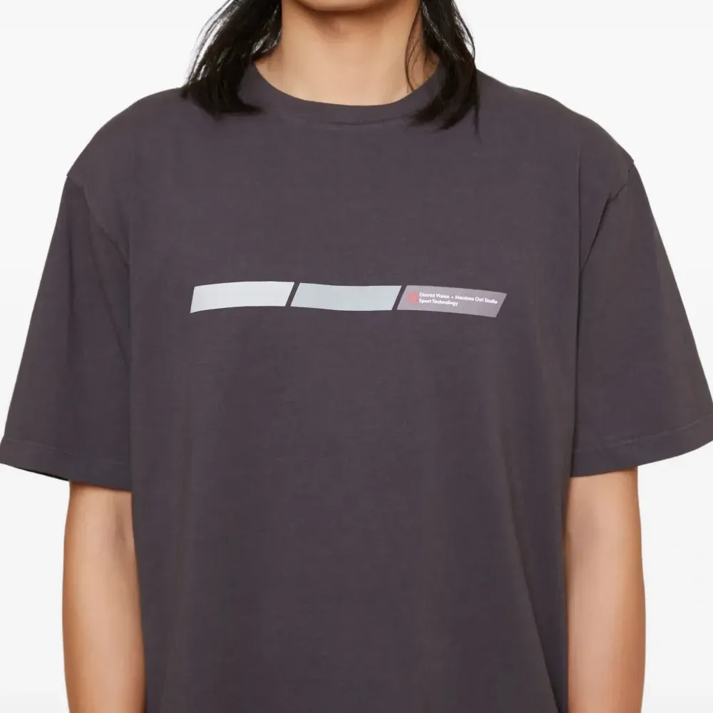 Футболка с логотипом