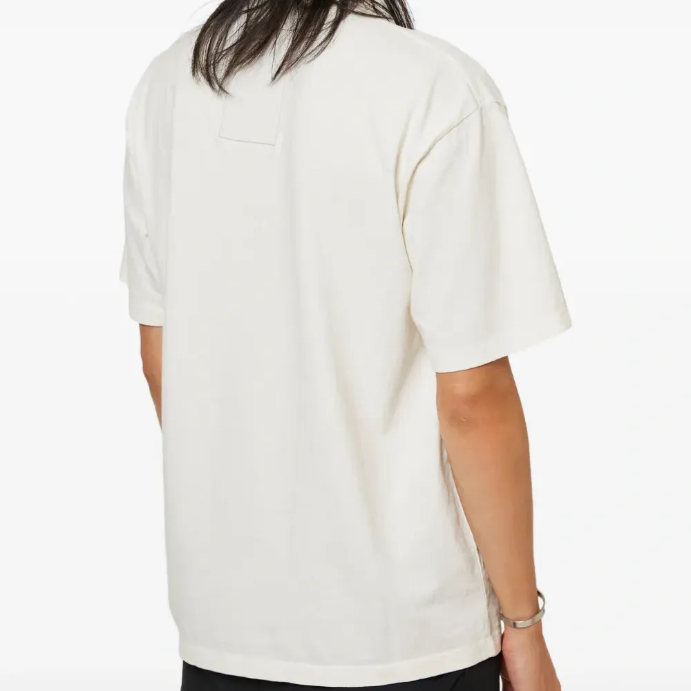 Футболка с логотипом