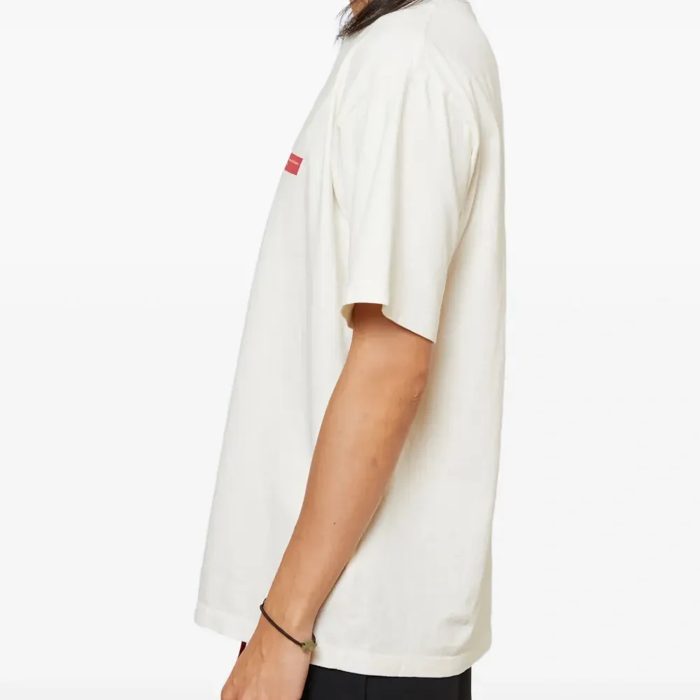 Футболка с логотипом