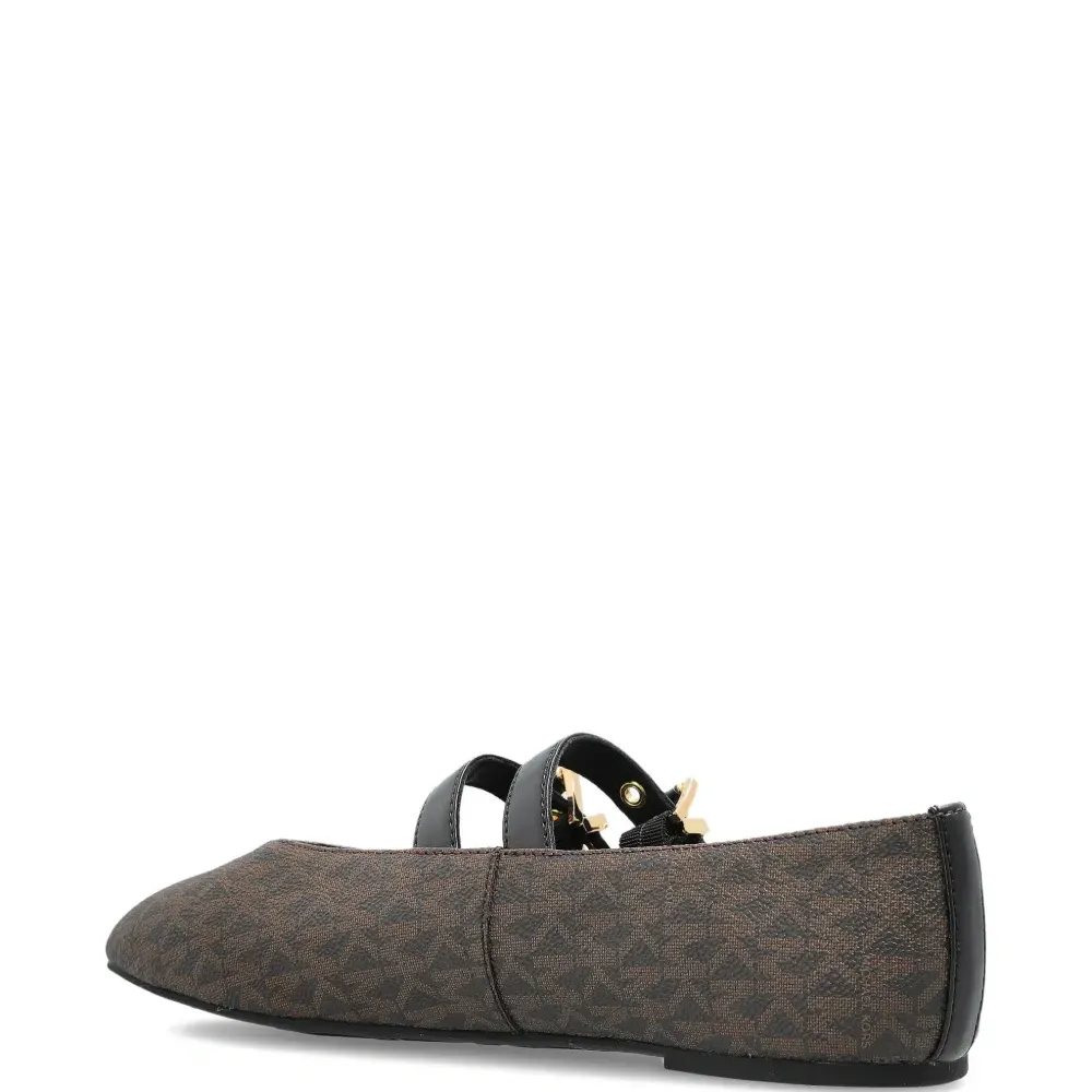 Балетки с ремешком и пряжкой Балетки с ремешком и пряжкой