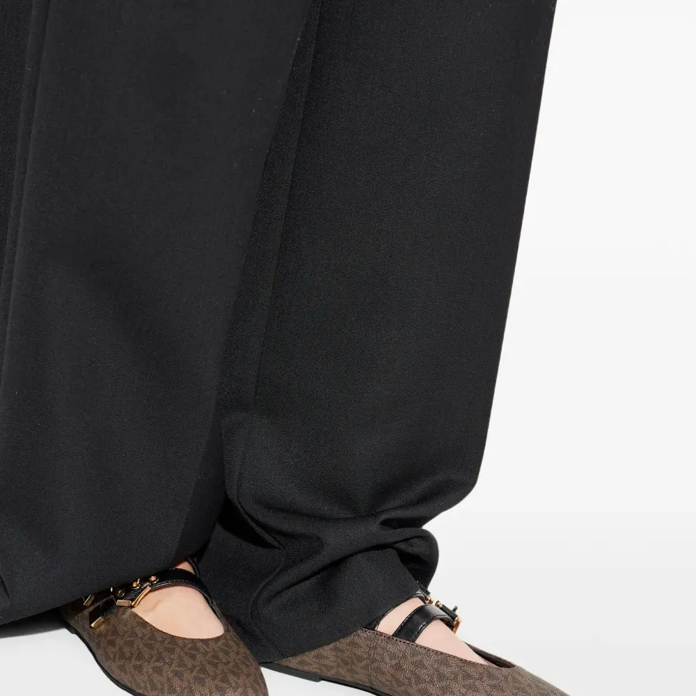 Балетки с ремешком и пряжкой Балетки с ремешком и пряжкой