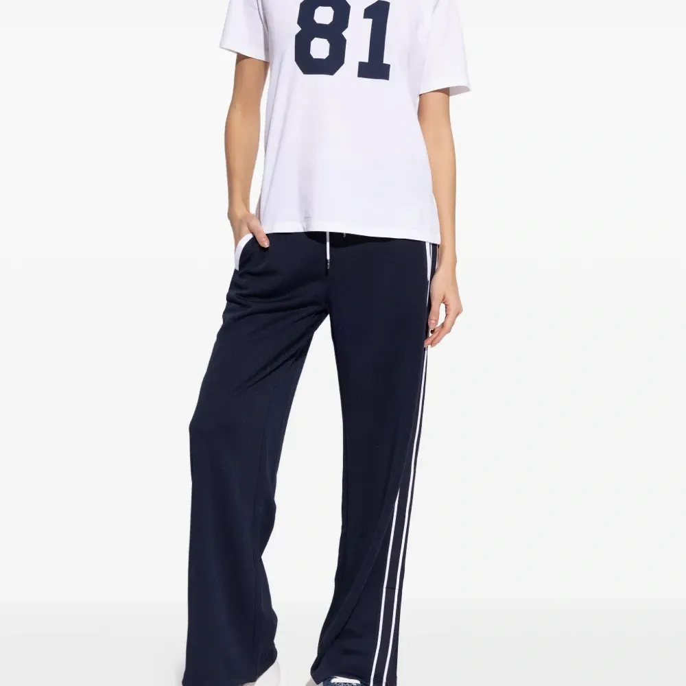 Кроссовки с узором