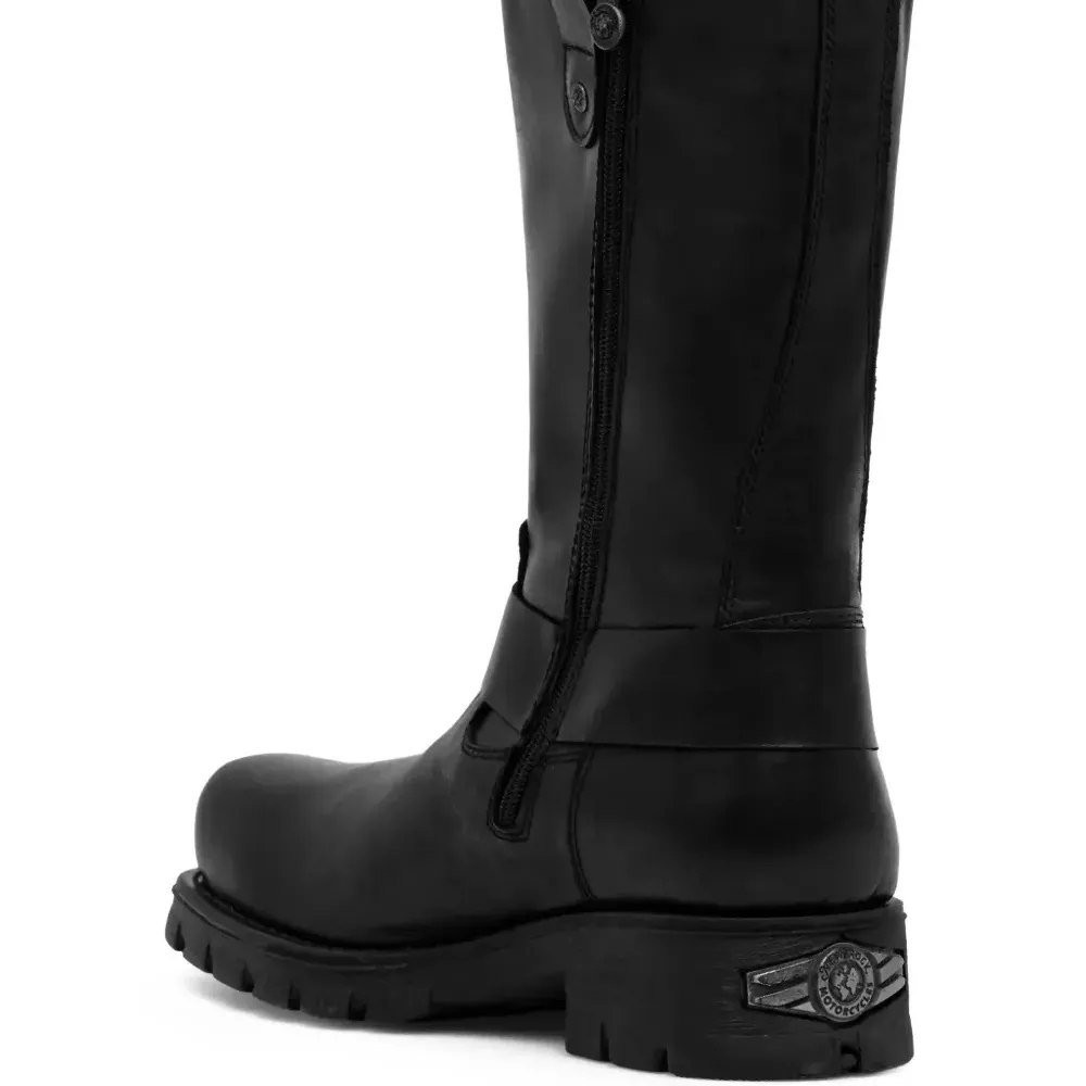 Ботинки с пряжками