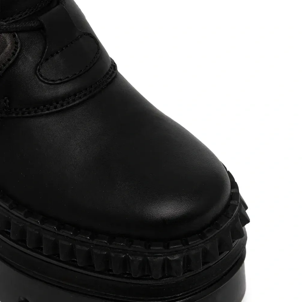 Ботинки на платформе с пряжками