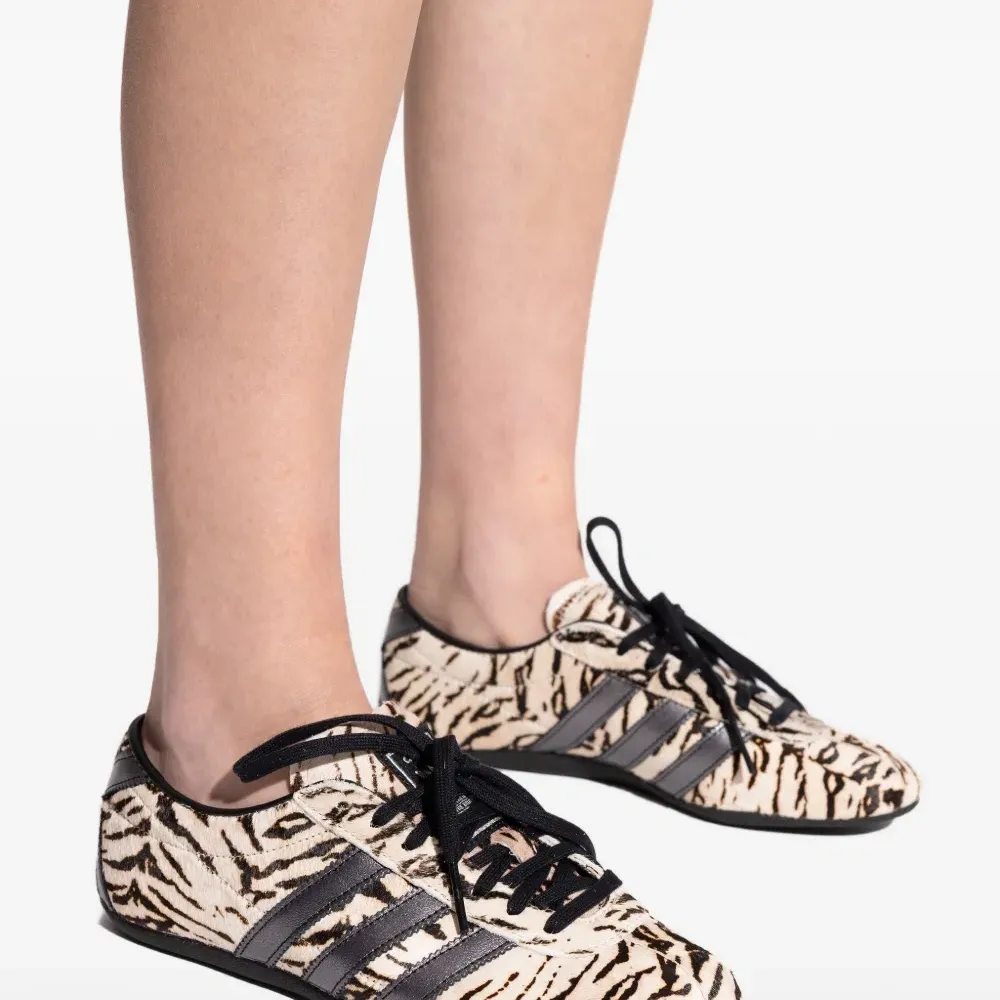 Кроссовки Tokyo на шнуровке