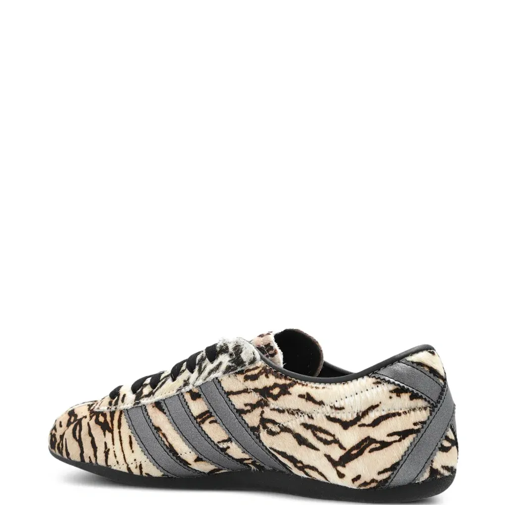 Кроссовки Tokyo на шнуровке