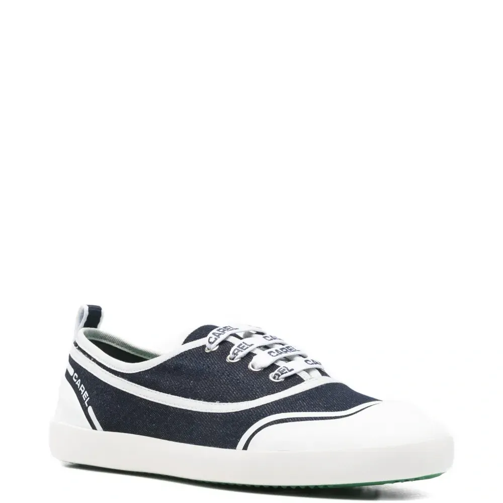 Кроссовки из джинсовой ткани